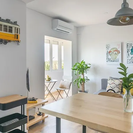 Spacious Campo D'ourique With Ac