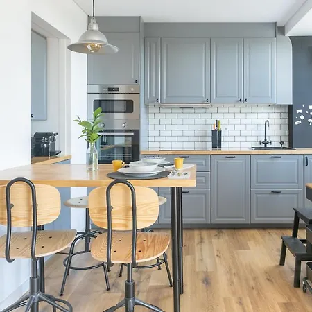 Apartment Spacious Campo D'ourique With Ac Lisbon