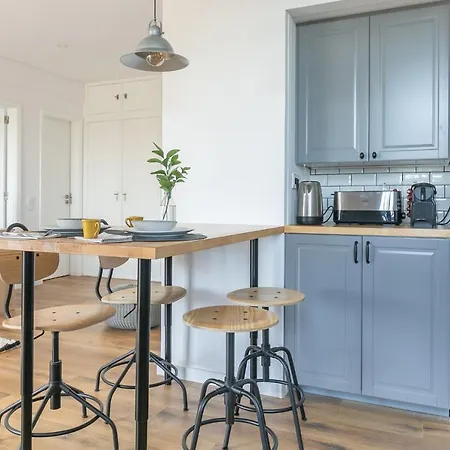 Apartment Spacious Campo D'ourique With Ac *