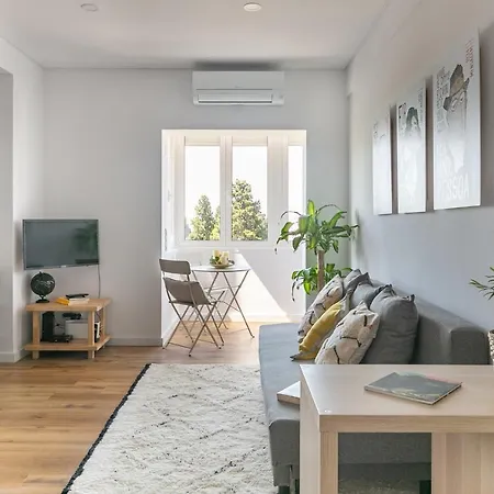Spacious Campo D'ourique With Ac Apartment *