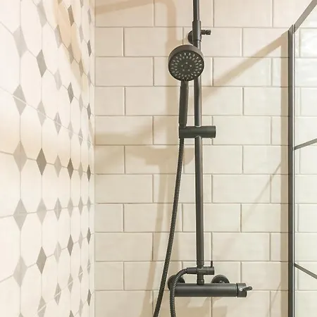 Daire Spacious Campo D'ourique By Lisbeyond